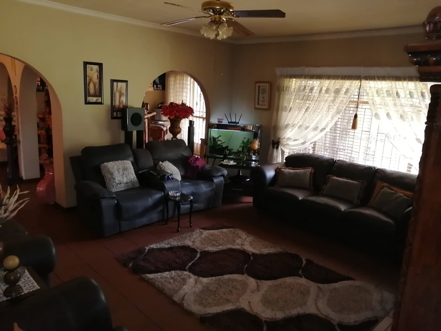 3 Bedroom Property for Sale in Geelhoutpark North West